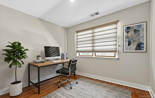 15 Tiber Road, Syosset, NY 11791