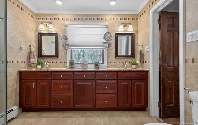 15 Tiber Road, Syosset, NY 11791