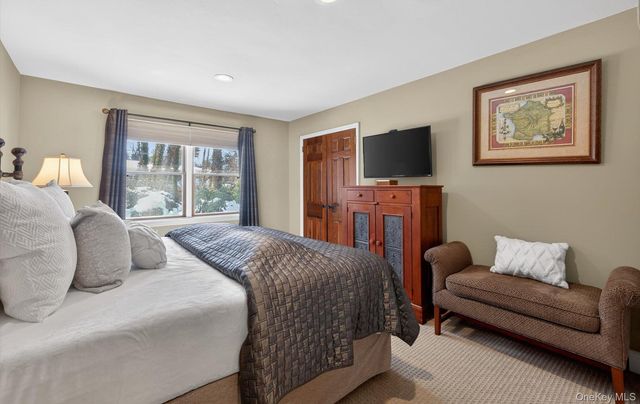 15 Tiber Road, Syosset, NY 11791