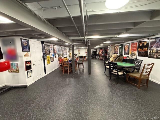 15 Tiber Road, Syosset, NY 11791