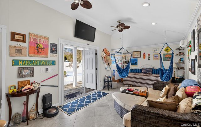 15 Tiber Road, Syosset, NY 11791