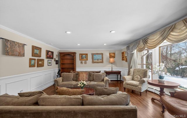 15 Tiber Road, Syosset, NY 11791