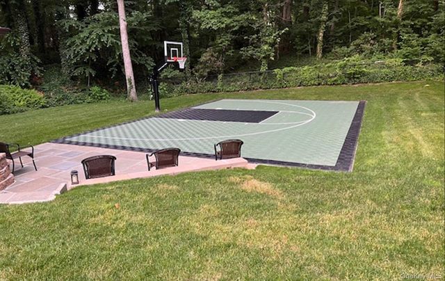 15 Tiber Road, Syosset, NY 11791