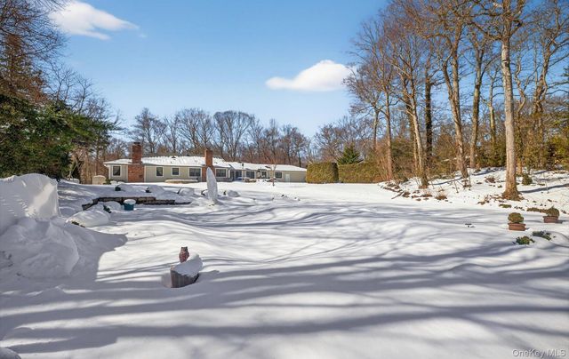 15 Tiber Road, Syosset, NY 11791