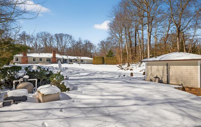 15 Tiber Road, Syosset, NY 11791