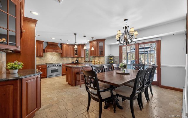 15 Tiber Road, Syosset, NY 11791