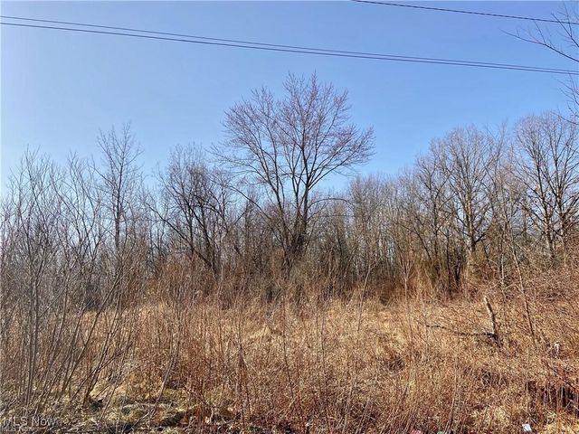 James Street, Niles, OH 44446