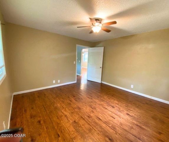 106 Cooley Drive, Carl Junction, MO 64834