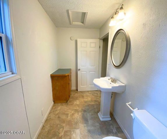 106 Cooley Drive, Carl Junction, MO 64834