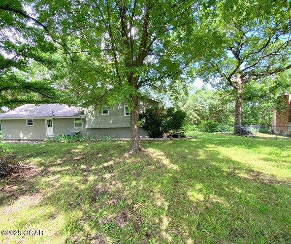 106 Cooley Drive, Carl Junction, MO 64834