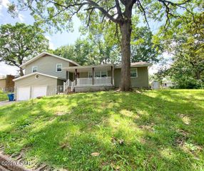 106 Cooley Drive, Carl Junction, MO 64834