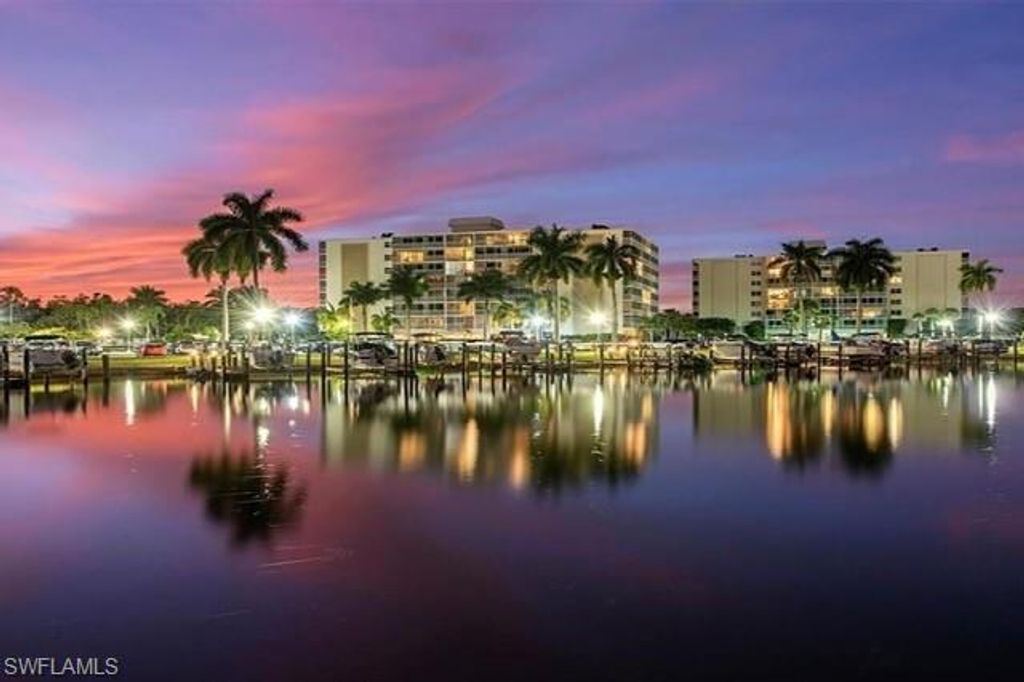 3 Bluebill AVE 405, NAPLES, FL 34108 — photo 5