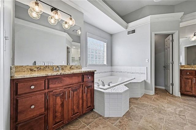 3816 NE 94th Terrace, Kansas City, MO 64156