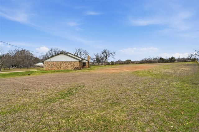 253 County Road 4899, Boyd, TX 76023