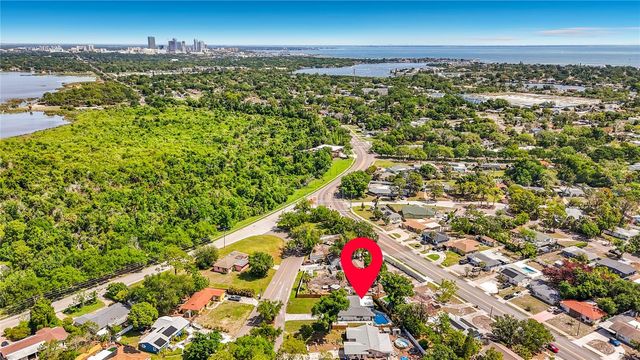 910 ALCAZAR WAY S, St Petersburg, FL 33705