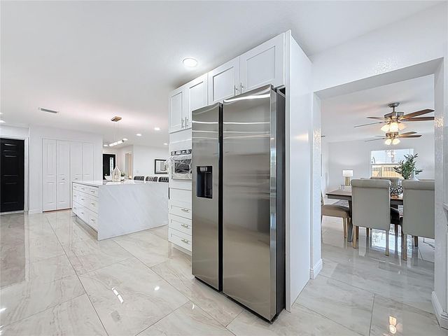 910 ALCAZAR WAY S, St Petersburg, FL 33705