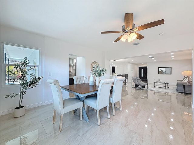 910 ALCAZAR WAY S, St Petersburg, FL 33705