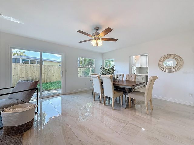 910 ALCAZAR WAY S, St Petersburg, FL 33705