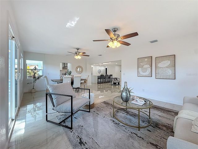 910 ALCAZAR WAY S, St Petersburg, FL 33705