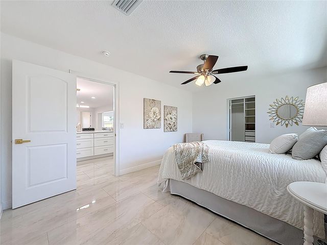 910 ALCAZAR WAY S, St Petersburg, FL 33705