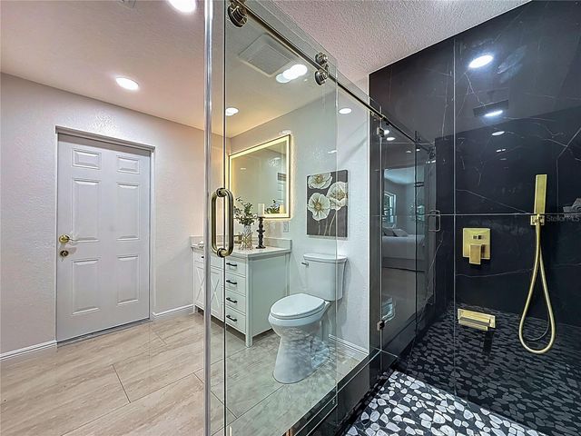 910 ALCAZAR WAY S, St Petersburg, FL 33705