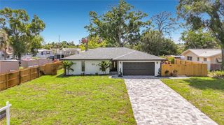 910 ALCAZAR WAY S, St Petersburg, FL 33705