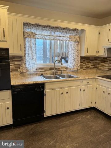 5905 MUSTANG DR, Riverdale, MD 20737