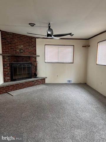 5905 MUSTANG DR, Riverdale, MD 20737