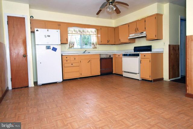 11 WELLINGTON PL, Burlington, NJ 08016