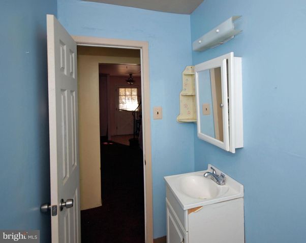 11 WELLINGTON PL, Burlington, NJ 08016