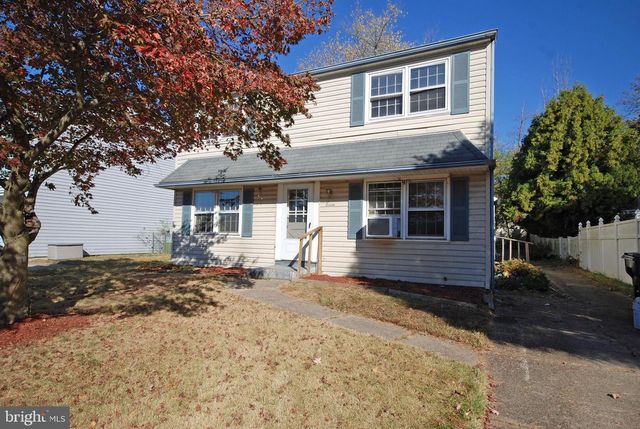 11 WELLINGTON PL, Burlington, NJ 08016