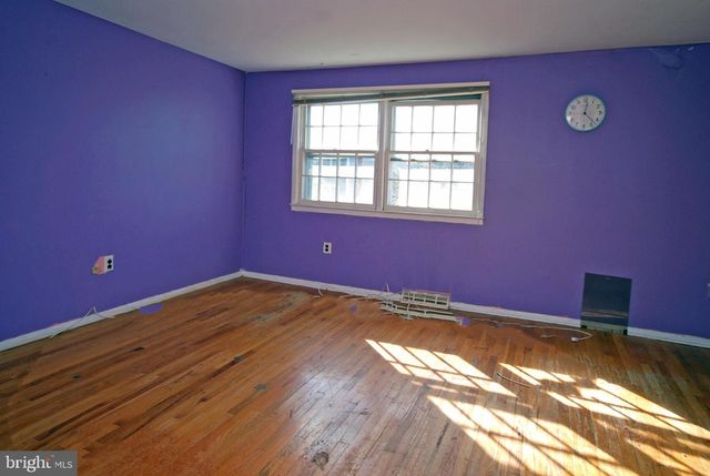 11 WELLINGTON PL, Burlington, NJ 08016