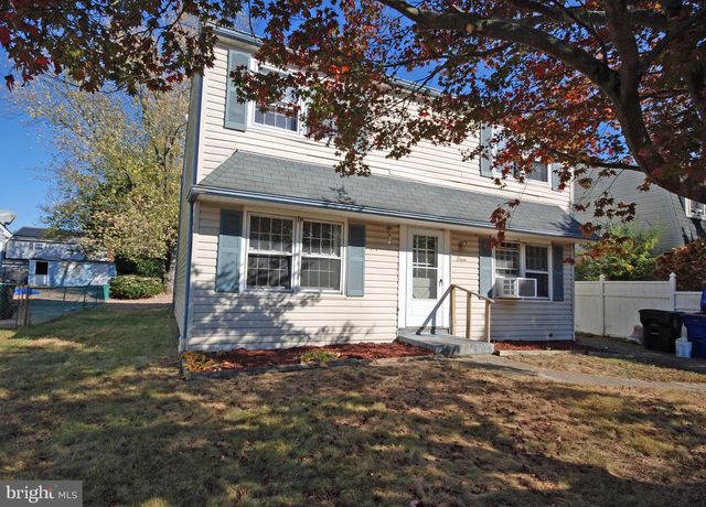 11 WELLINGTON PL, Burlington, NJ 08016