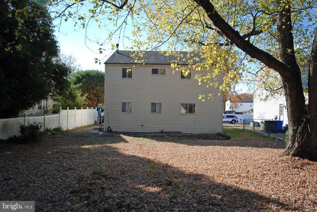 11 WELLINGTON PL, Burlington, NJ 08016