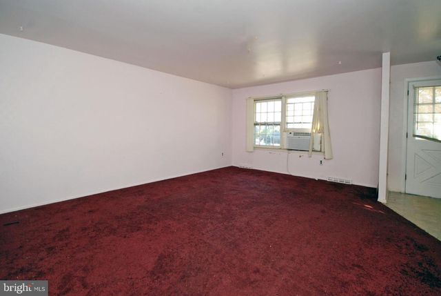11 WELLINGTON PL, Burlington, NJ 08016