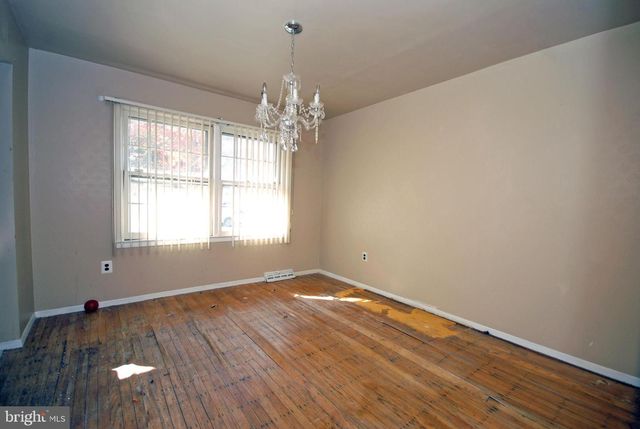 11 WELLINGTON PL, Burlington, NJ 08016