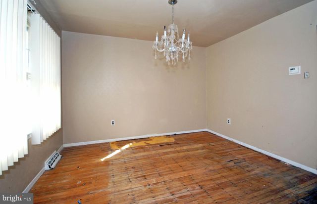 11 WELLINGTON PL, Burlington, NJ 08016