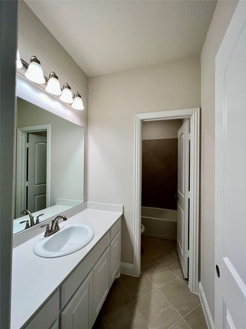 2817 Diamondback Drive, Melissa, TX 75454