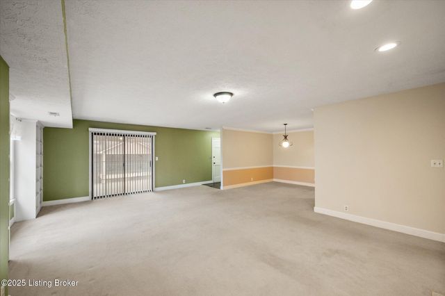 10339 Shelbyville Rd, Louisville, KY 40223