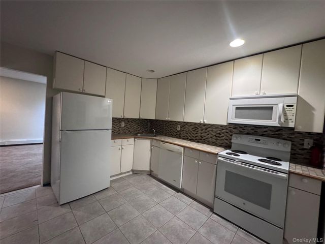 143 E. Parkview Drive, Shirley, NY 11967