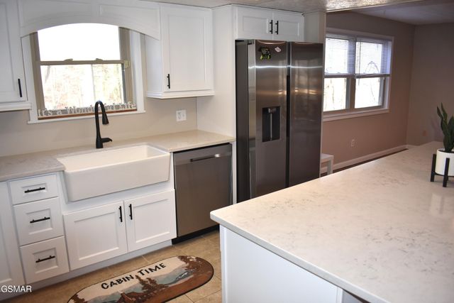 514 Gatlin Drive, Gatlinburg, TN 37738