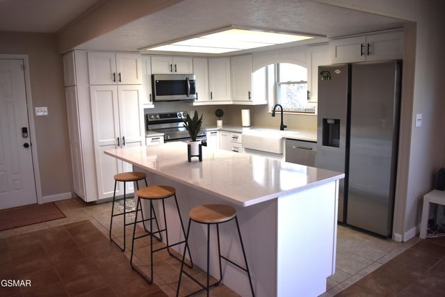 514 Gatlin Drive, Gatlinburg, TN 37738