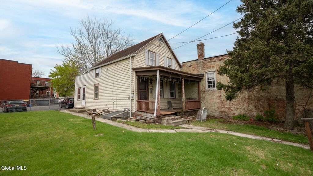 83 13th Street, Troy, NY 12180
