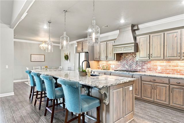 5544 W Shalott Drive, Fayetteville, AR 72704