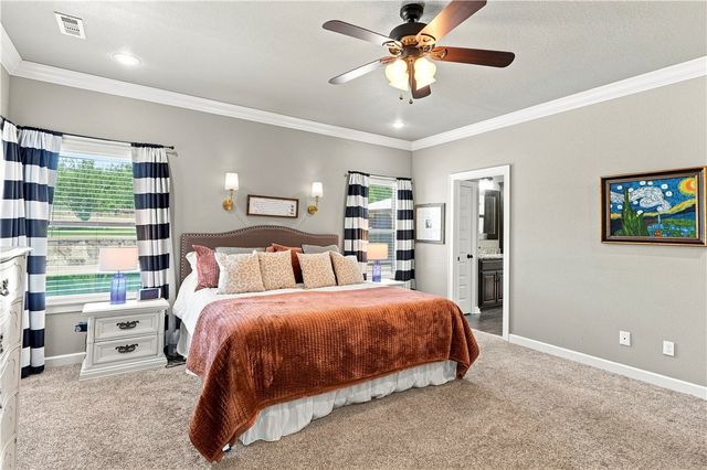 5544 W Shalott Drive, Fayetteville, AR 72704