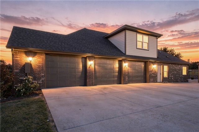 5544 W Shalott Drive, Fayetteville, AR 72704