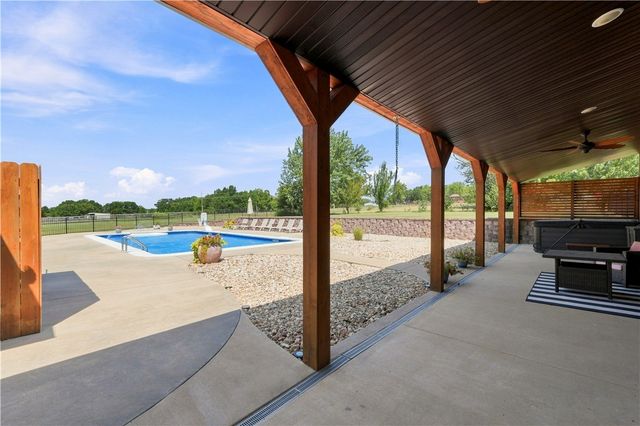 5544 W Shalott Drive, Fayetteville, AR 72704