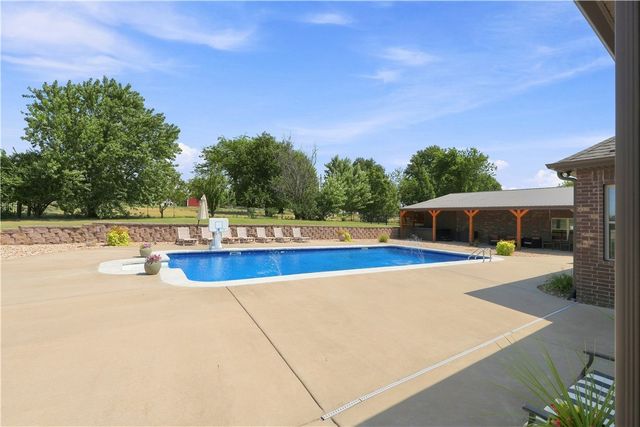 5544 W Shalott Drive, Fayetteville, AR 72704