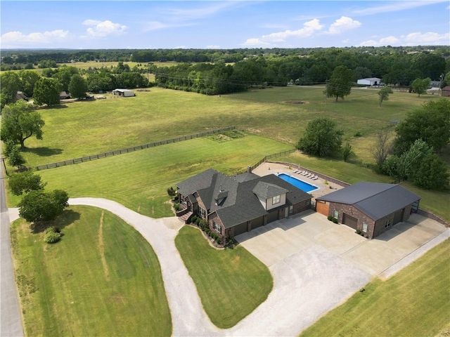 5544 W Shalott Drive, Fayetteville, AR 72704