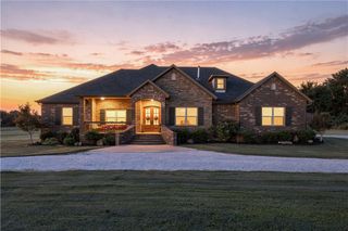 5544 W Shalott Drive, Fayetteville, AR 72704